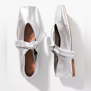 Vicenza Bow Mary Jane Flats in Silver